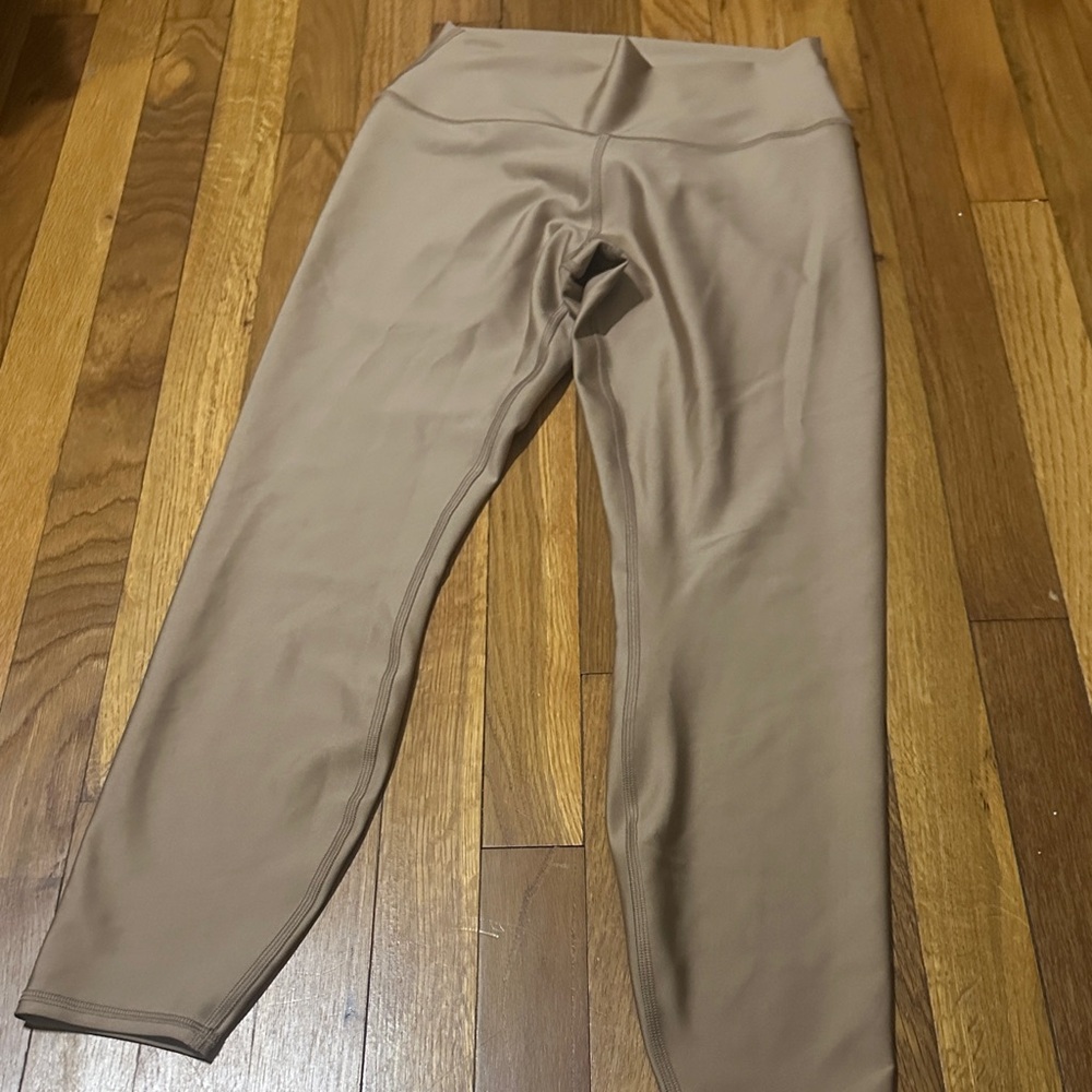 ALO Yoga High-Rise Leggings in Taupe